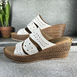 Patrizia By Spring Step Faux White Leather Wedge Sandals Shoes Size 10